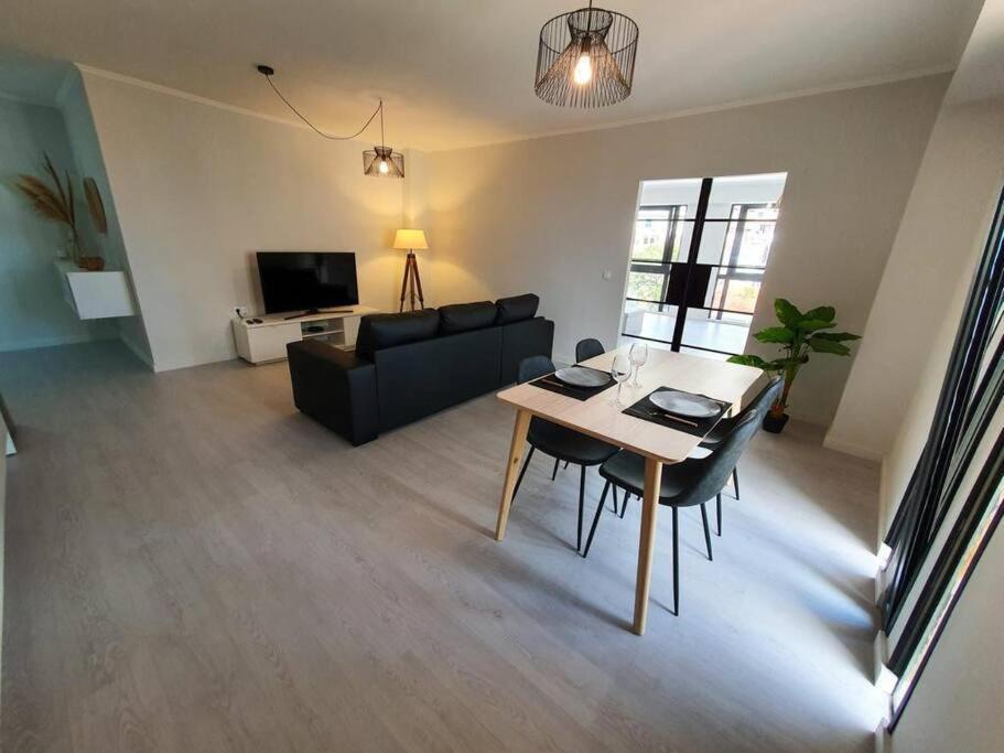 City Hall Apartment With Free Parking Φουνκάλ Εξωτερικό φωτογραφία